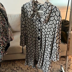 Dressy fall black white lace knit coat size large 3/4 ruffle sleeves made in USA